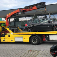 Lkw von Kfz Labi beim Abschleppen von Pkw