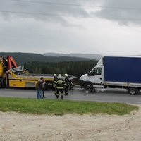 Lkw von Kfz Labi beim Abschleppen von Lkw